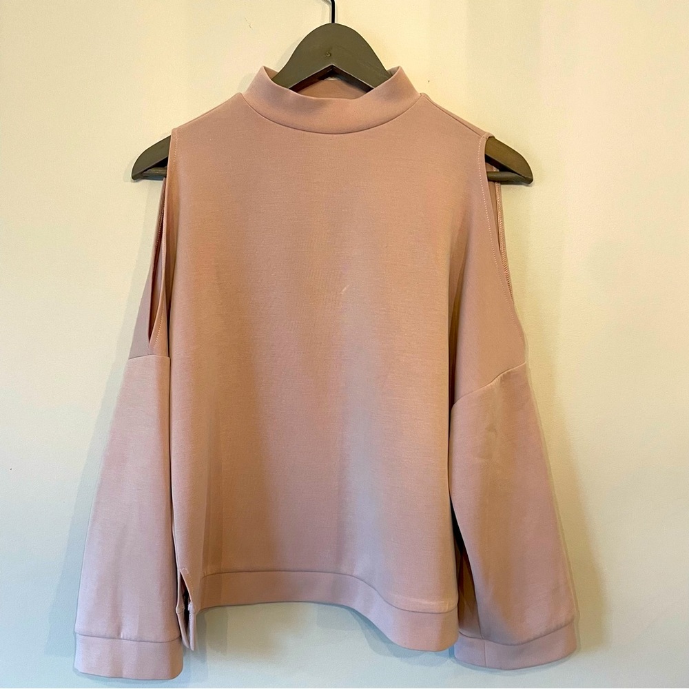 Dynamite Cold Shoulder Top, Blush- size Medium